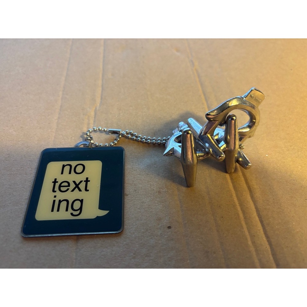 Unique Collectible Key Chain Metal Silver Tone NO TEXTING